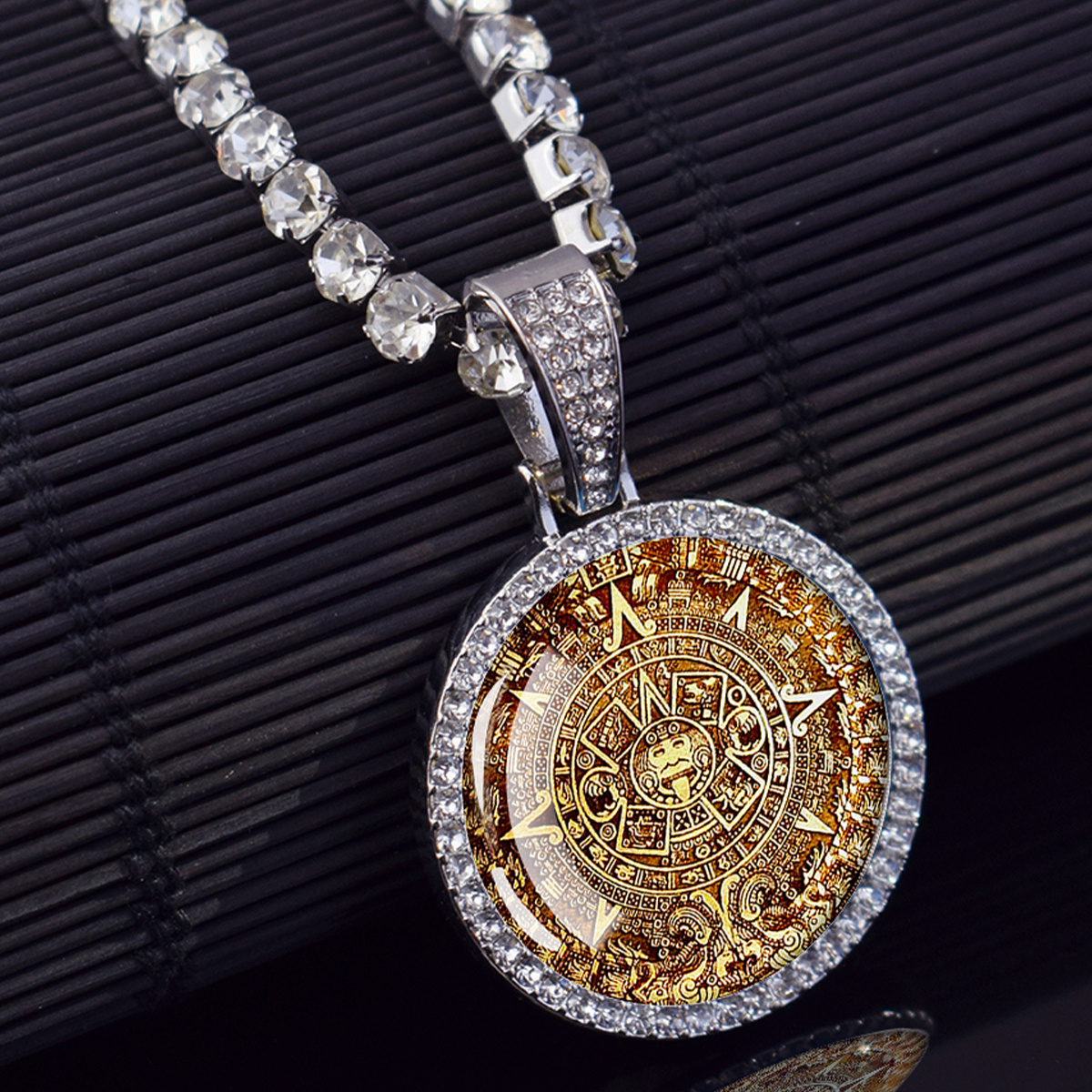 

Aztec Calendar Pendant Necklace, Silver Plated Fashionable Zinc Alloy, Synthetic Zircon Mosaic, Vintage Mayan Glass Dome Design, Unisex Jewelry Gift - 1pc