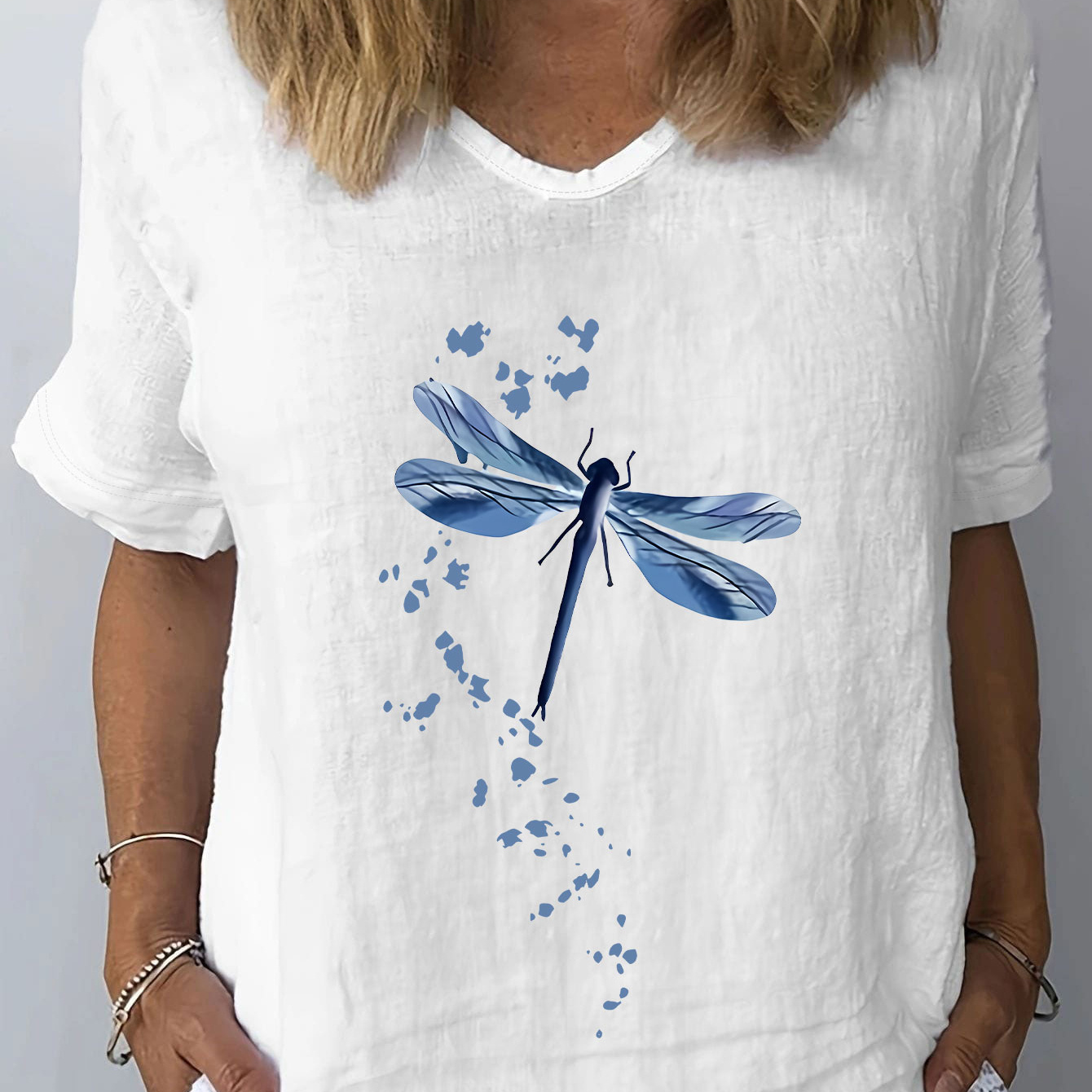 

Dragonfly Print T-shirt, Short Sleeve V Neck Casual Top For Summer & Spring, Women's Clothing