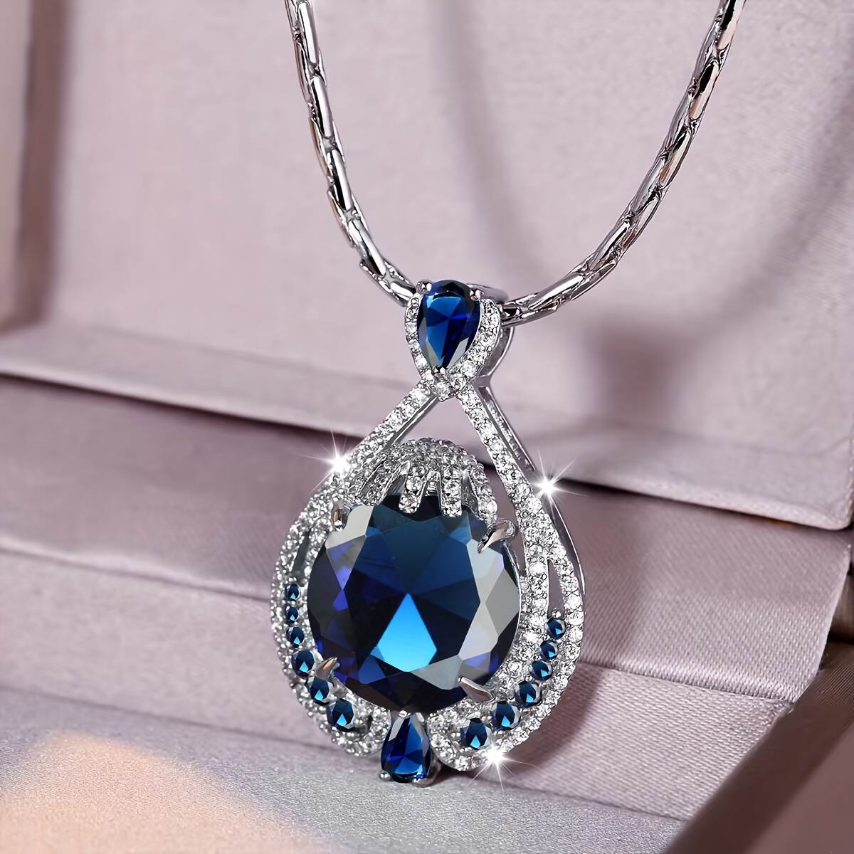 

Synthetic Decor Pendant Necklace, 's