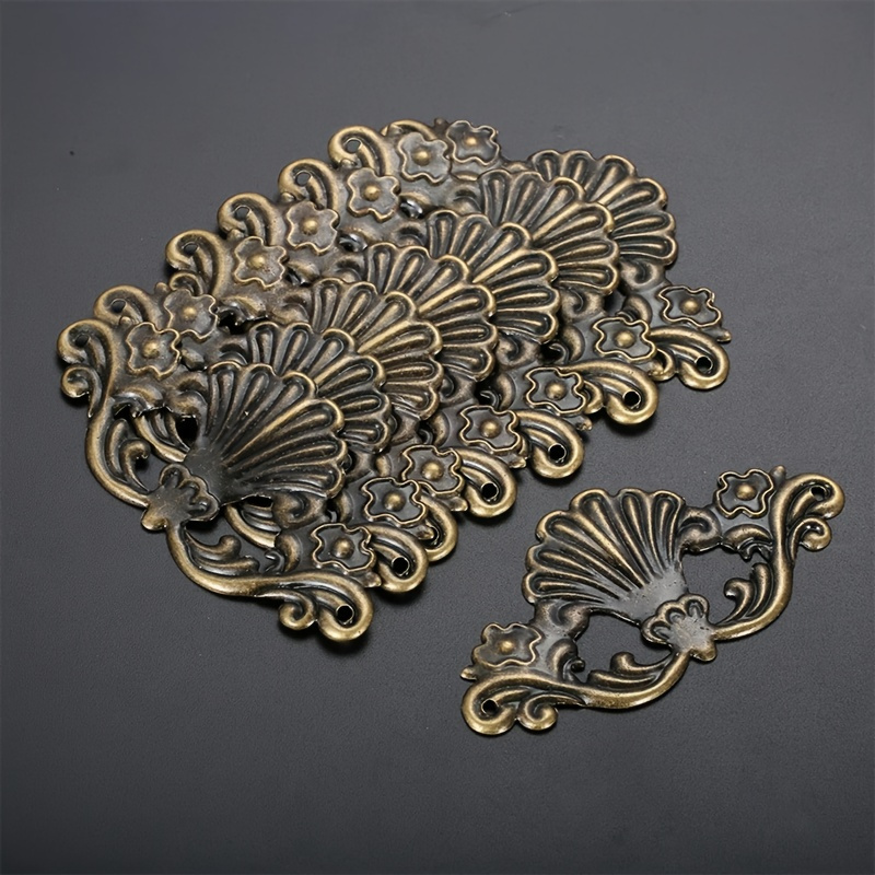 

4pcs Vintage Style Iron Edge & Corner Guards – Matte Finish, Phthalate-free Antique Furniture Corner Protector, Decorative Hollow Floral Design, Metal Box Corner Trim