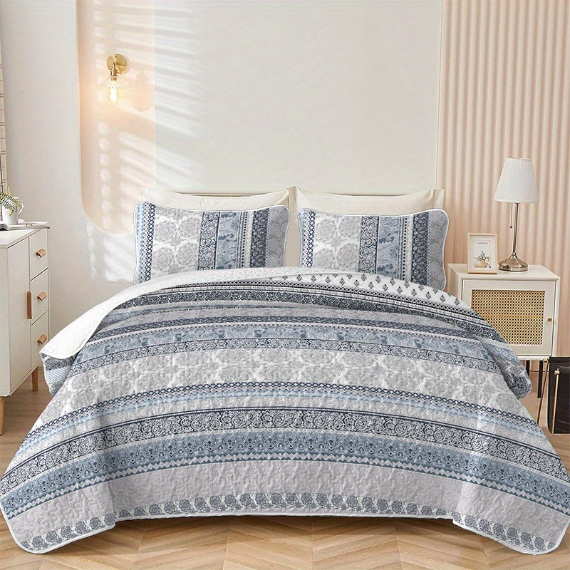 

3pcs Bohemian Striped Print Bedspread Set, Suitable For Bedroom Decoration Bedding Set (1 Bedspread + 2 Pillowcases, No Filling) Soft And Lightweight, Suitable For All Seasons