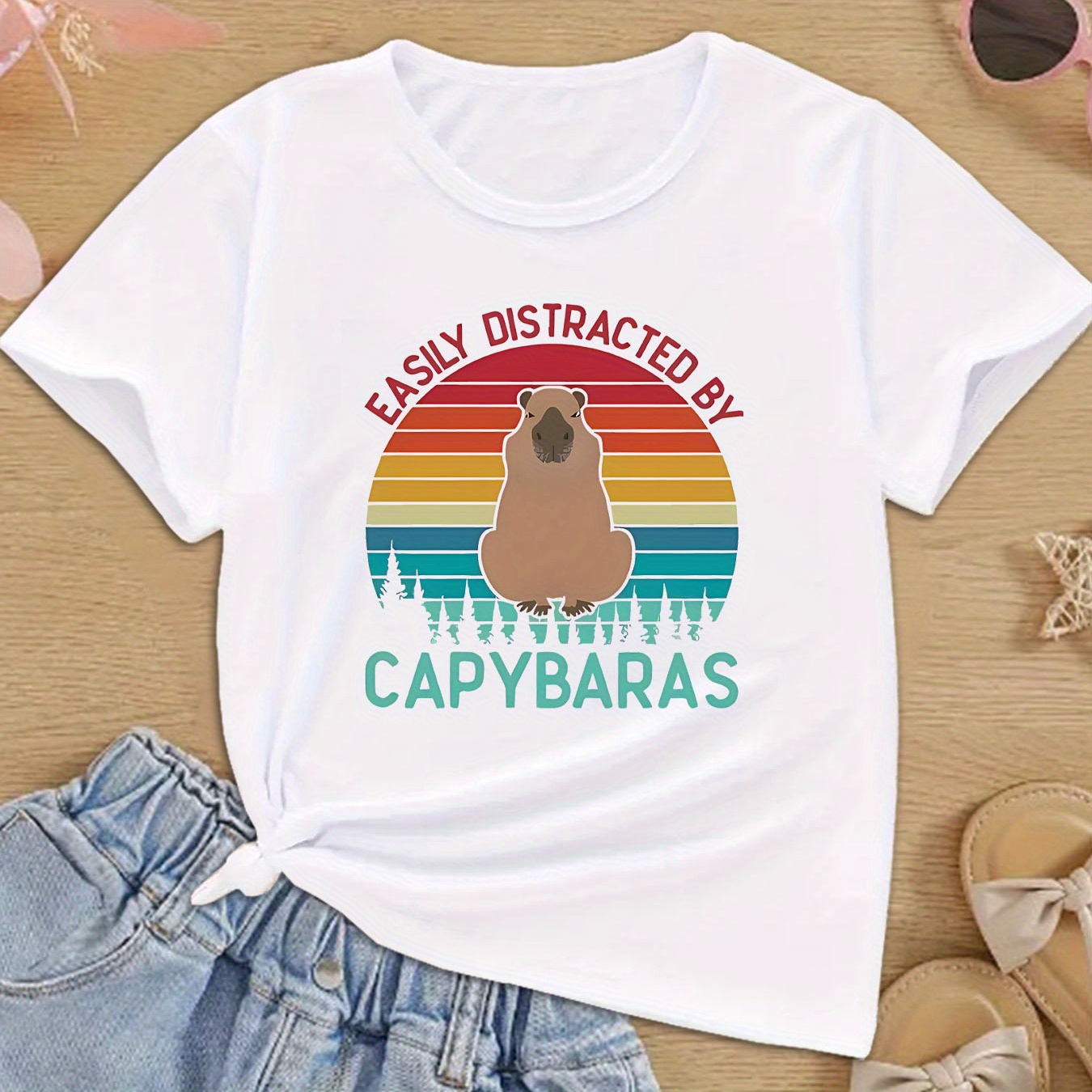 

Girls' Summer Fashion Casual Easily Distracted By Capybaras Letter Printed T-shirt, Short Sleeve Round Neck Top With Trendy Graphic Design