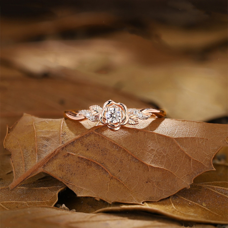 

Bague de Fiançailles en à Coupe Ronde et Motif Floral, Plaqué Or Rose, Design Délicat de la Nature avec Feuille, Bague de Mariée Unique, Bague de d'Anniversaire Torsadée