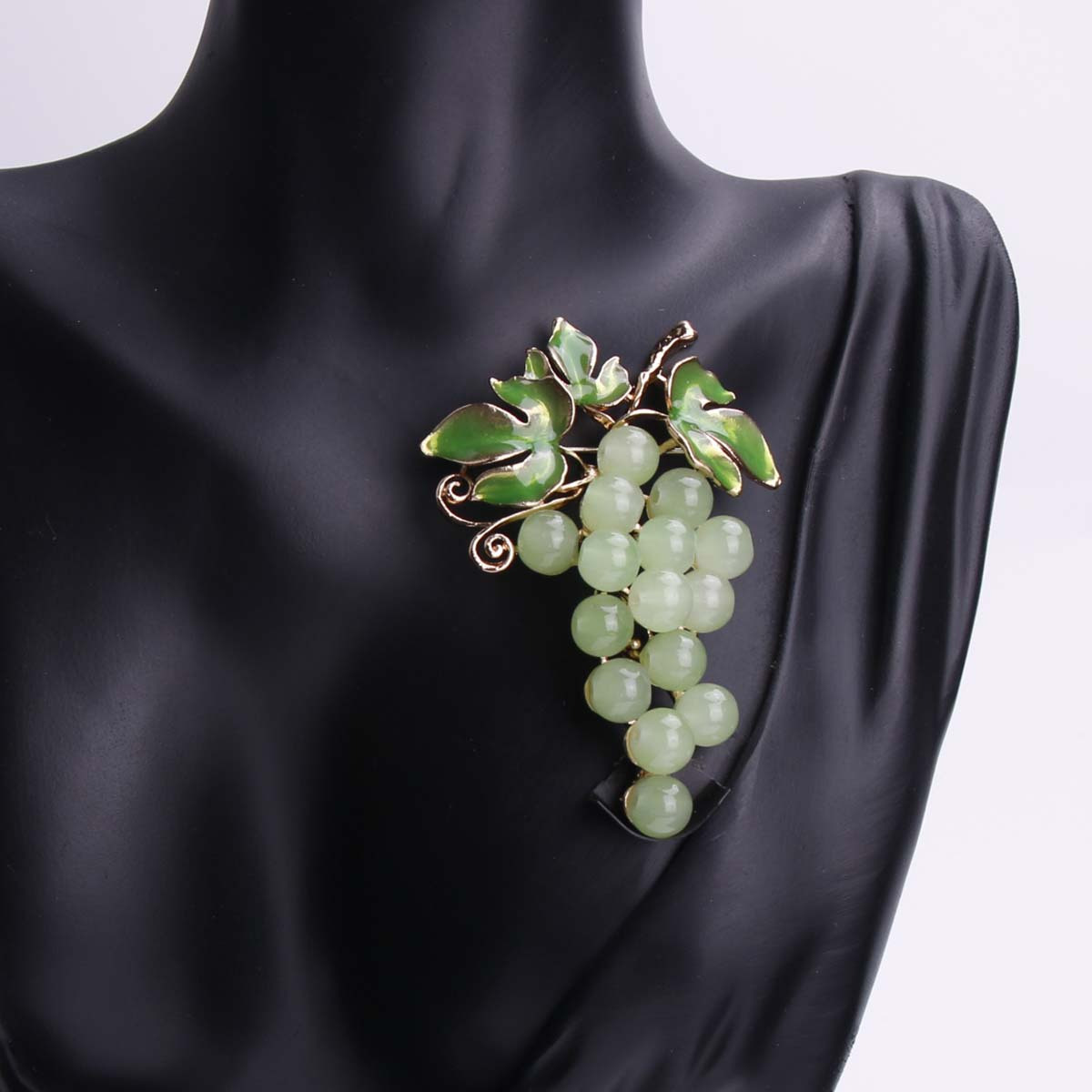 

Bohemian Luxury Glass Grape Brooch Pin - Alloy Enamel Rhinestone Fruit Collar Badge, Chic Plant Corsage Pin For Women, Versatile Decoration For All Seasons, Ideal For Daily Wear & Campus Events