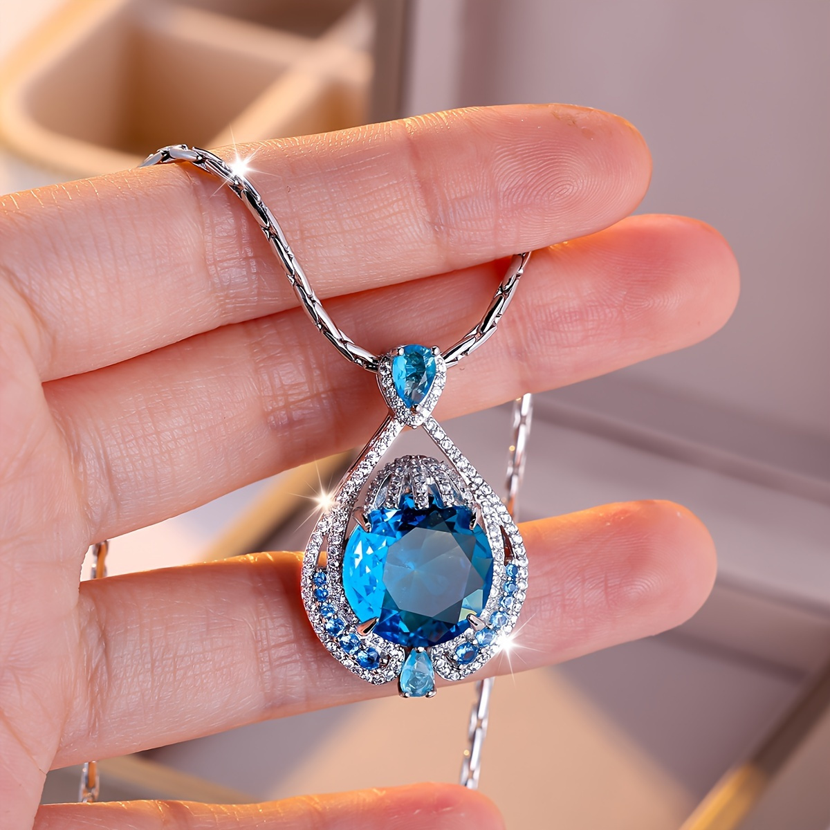 

Elegant Blue Zirconia Pendant Necklace - Parties & Valentine's Day, Wear