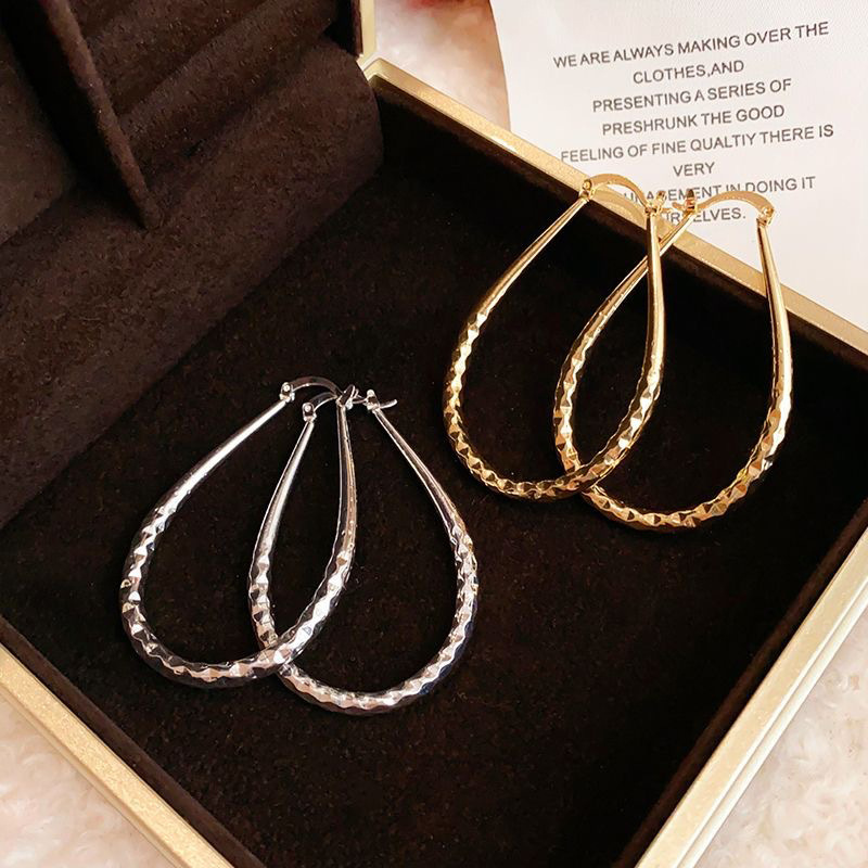 

Timeless Glamorous Vintage Hoop Earrings - Dazzling Luxury With Unique Embossed Rhombus Pattern, Handcrafted Statement Jewelry For The Elegant & - Perfect Fashionable Gift