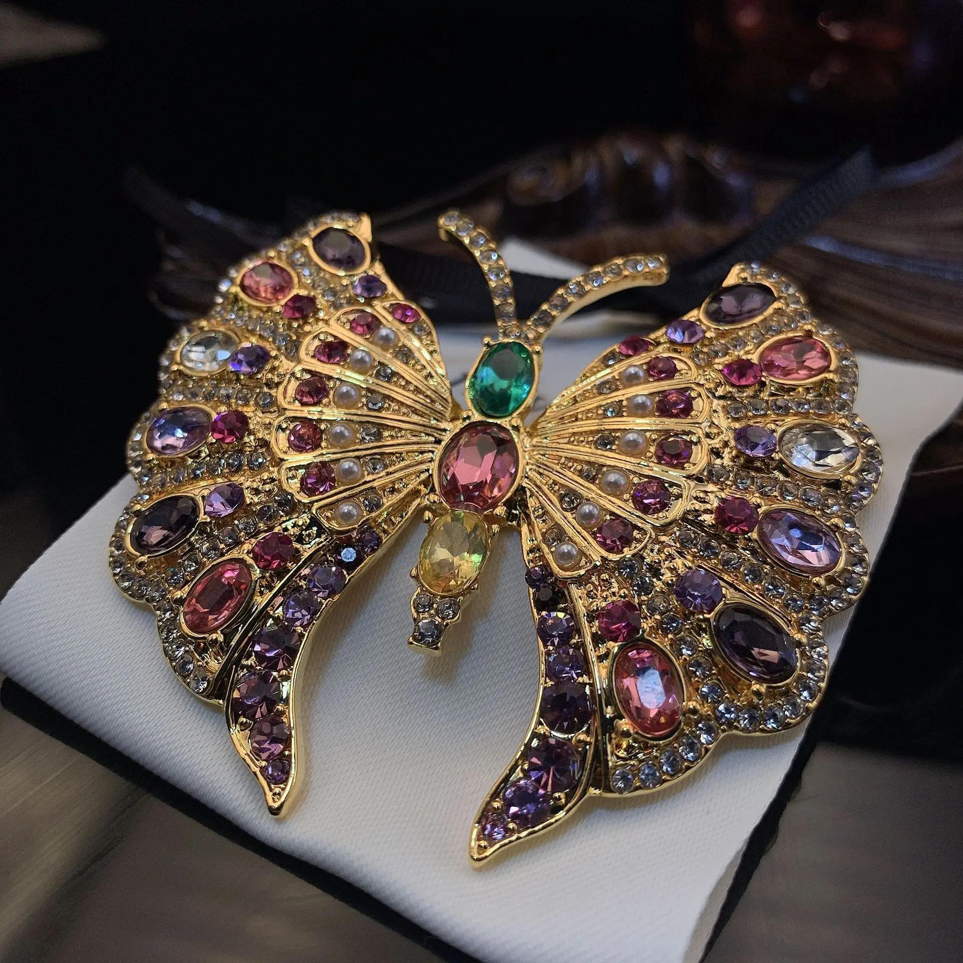 

Elegant Butterfly Brooch Pin With Sparkling Rhinestones - Vintage Luxury Style For Women, Perfect For Parties & Office Wear