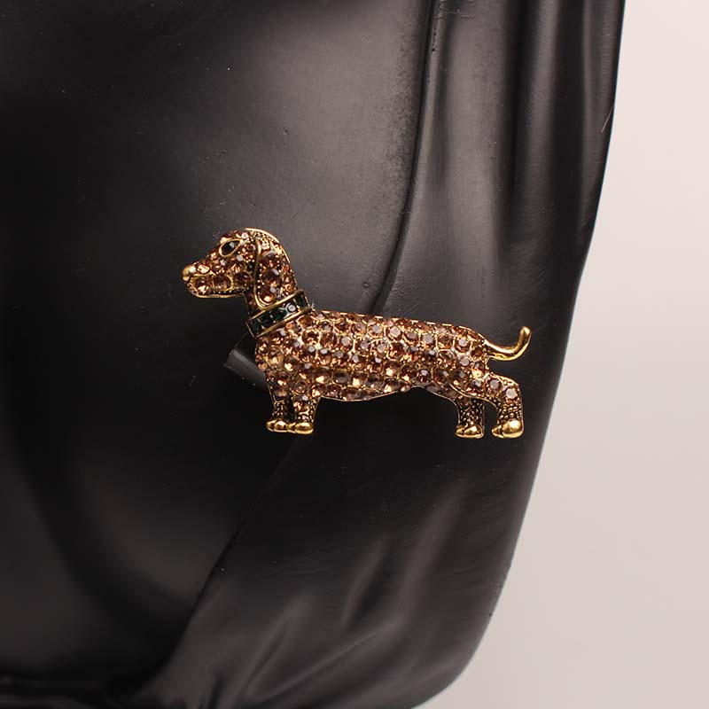 

Luxury Rhinestones Set Poodle Brooch Personality Cute Dog Corsage Animal Lapel Pins Fashion Women Coat Jewelry Accessories