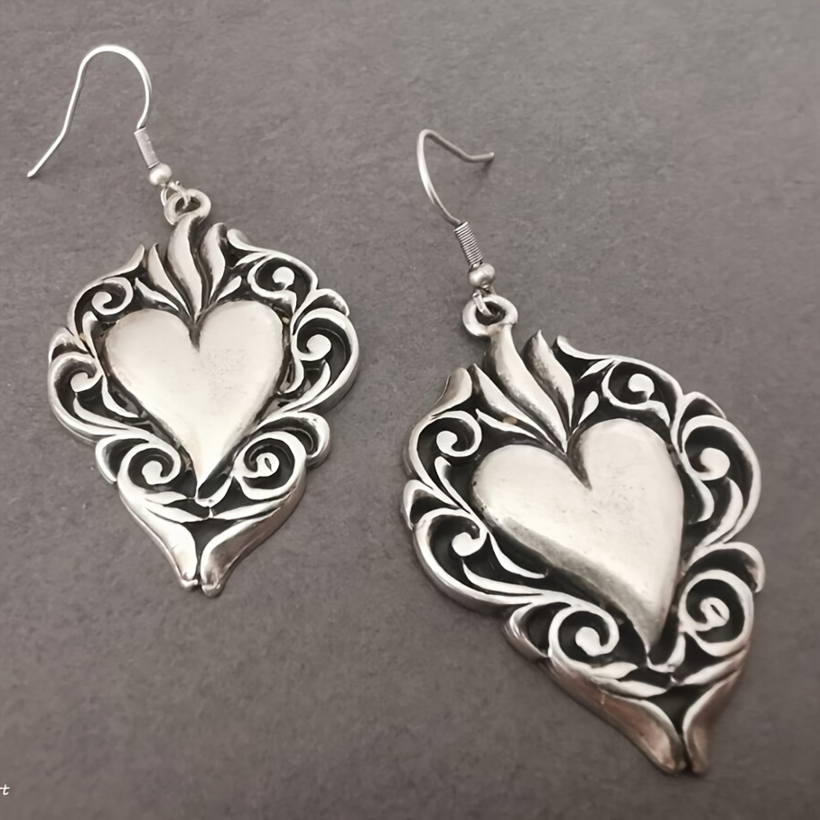 

1pair Fashion And Retro Bohemian Heart Pendant Earrings, Combine Well With Any Outfit