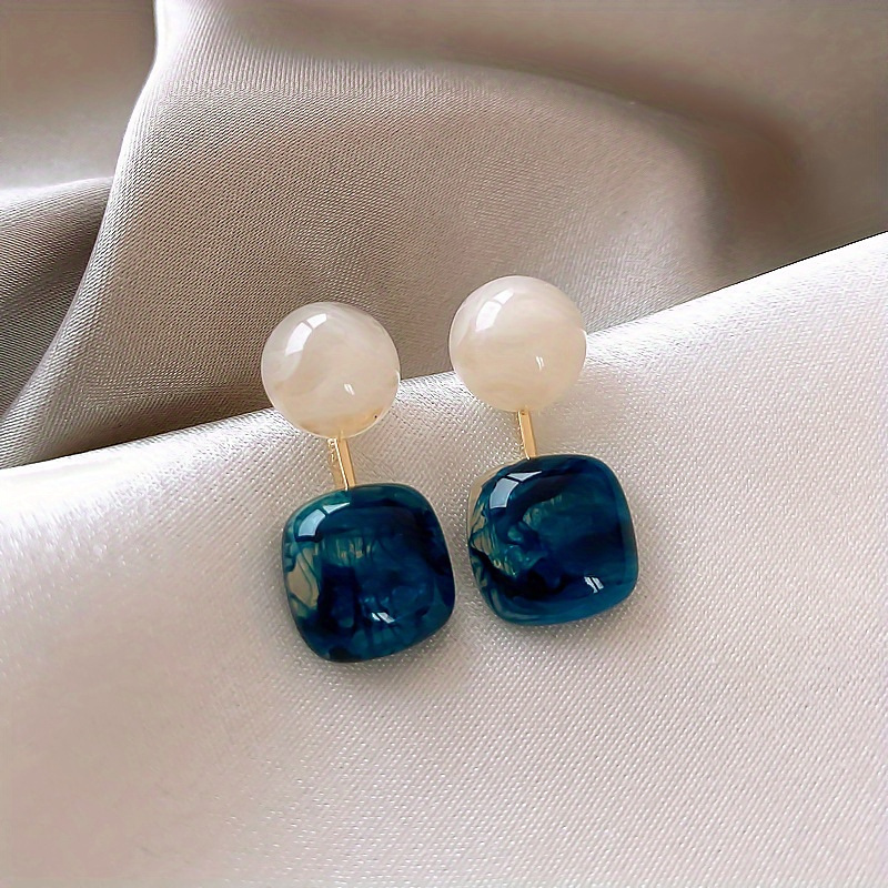 

Simple Autumn And Winter Earrings, High-end And Niche Design, Resin Geometric Earrings 1pair