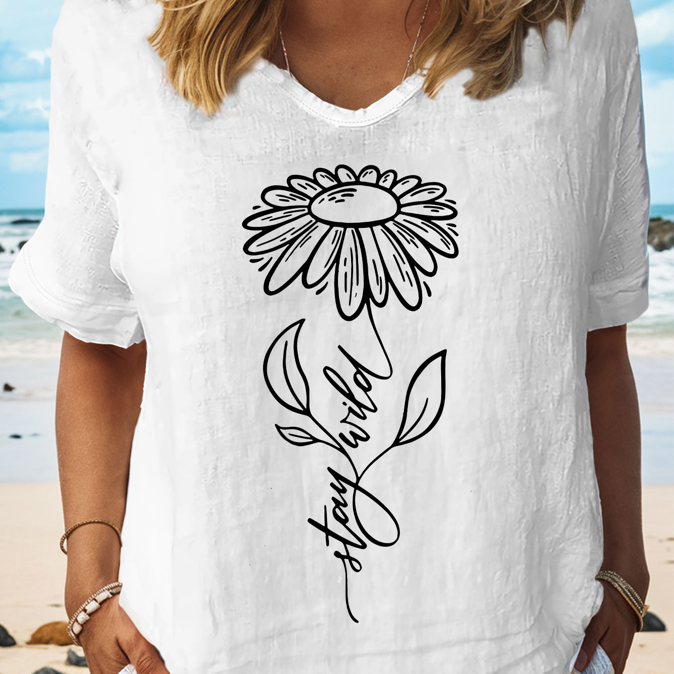 

Floral Print T-shirt, Short Sleeve V Neck Casual Top For Summer & Spring, Women's Clothing