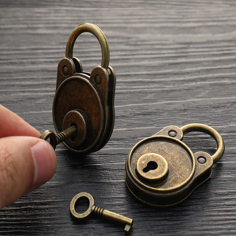 

Vintage Antique Bronze Plated Padlock: Suitable For Notebooks, Luggage, And More - No Electricity Required