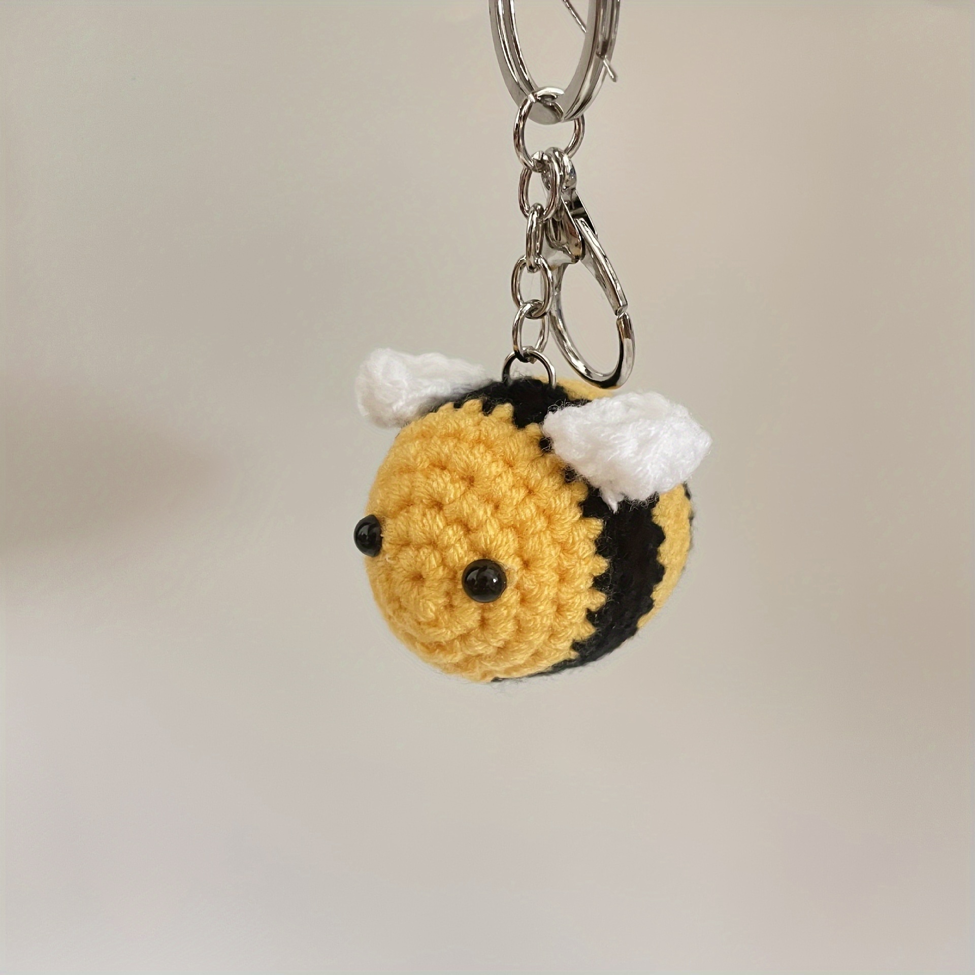 

Handmade Crochet Bee Keychain - Cute Woolen Animal Charm For Backpacks & Cars, Lobster Clasp, Fashionable Women's Accessory, Perfect Birthday Gift Or Party Favor