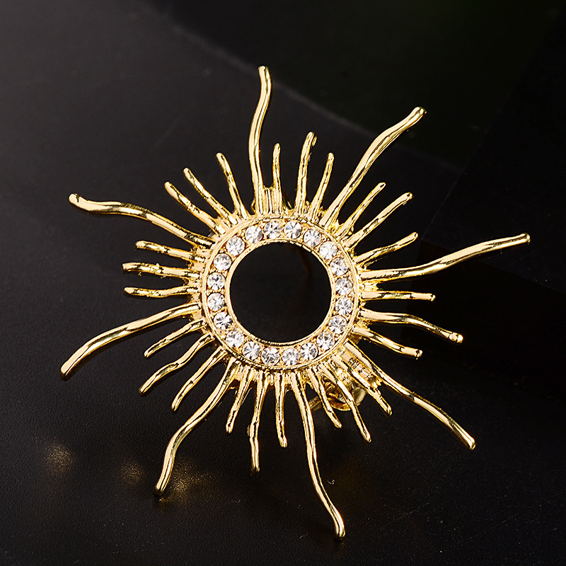 

Elegant Vintage Sun Brooch With Sparkling Rhinestones - Unique Irregular Shape, Fashionable Blazer Pin By Esshpule