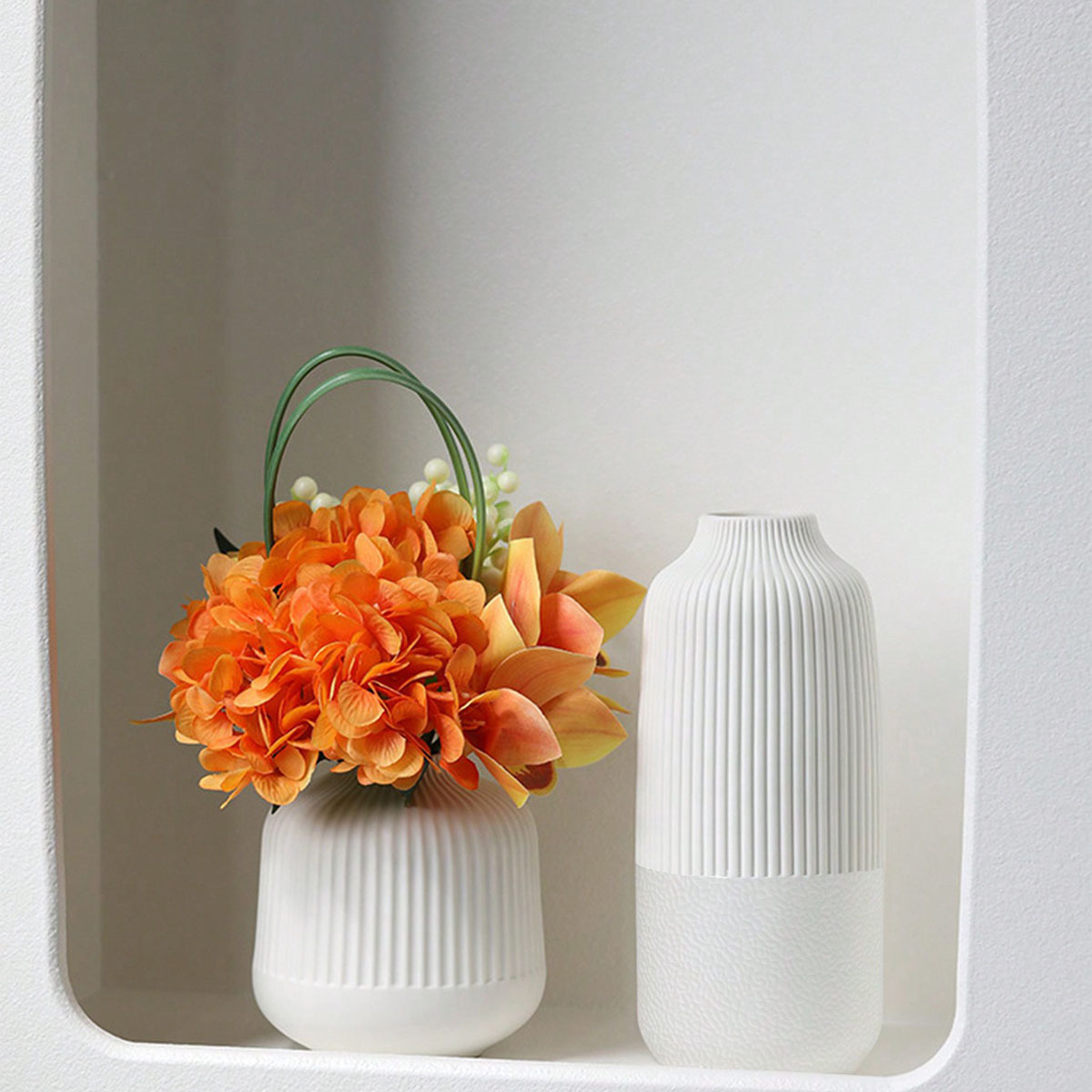 

Minimalist Nordic Style Plastic Vase: Resistant To Falling, Suitable For Dry And Wet Flower Arrangements