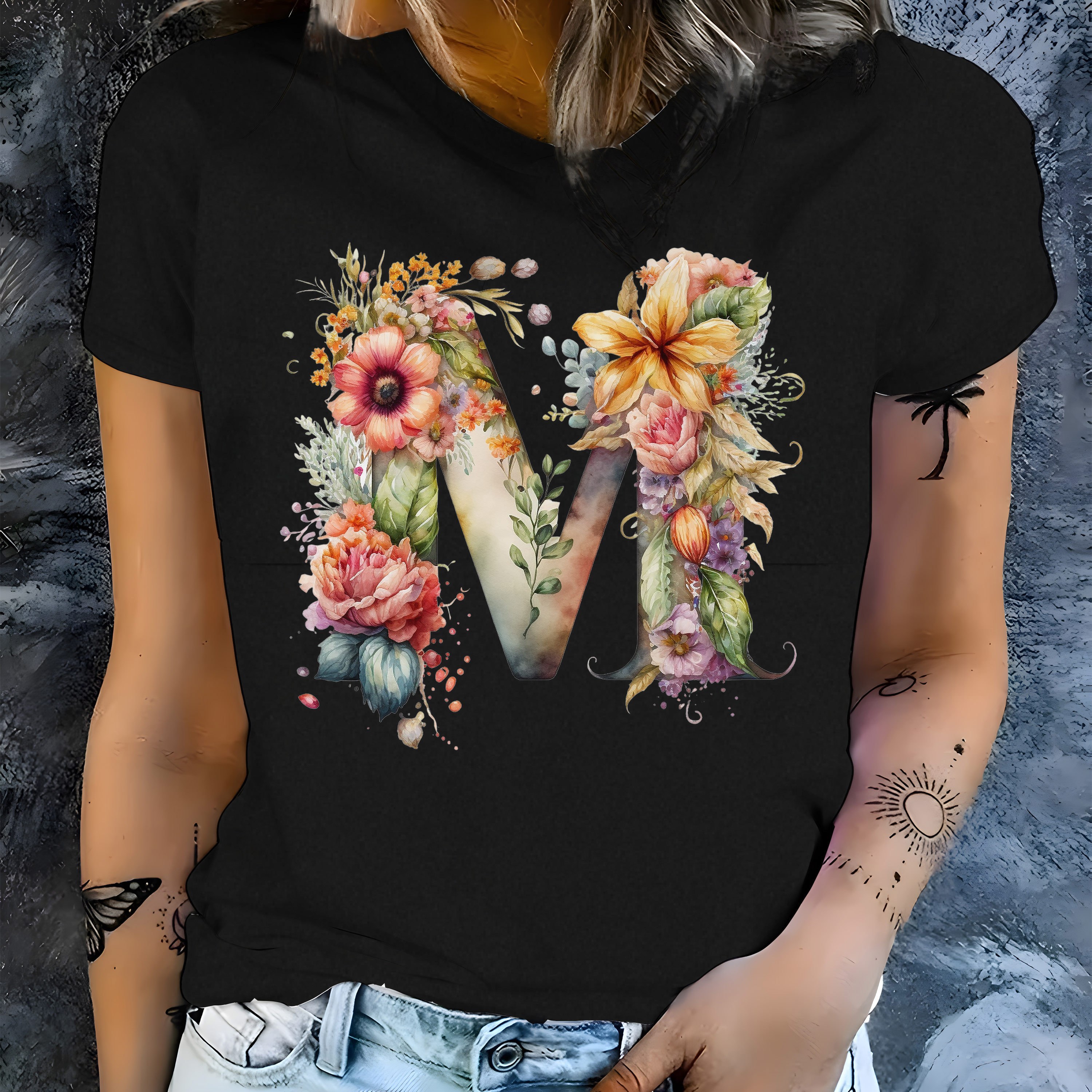 

Floral Letter 'm' Print Comfy T-shirt, Round Neck Short Sleeve Sports Tee, Women's Activewear