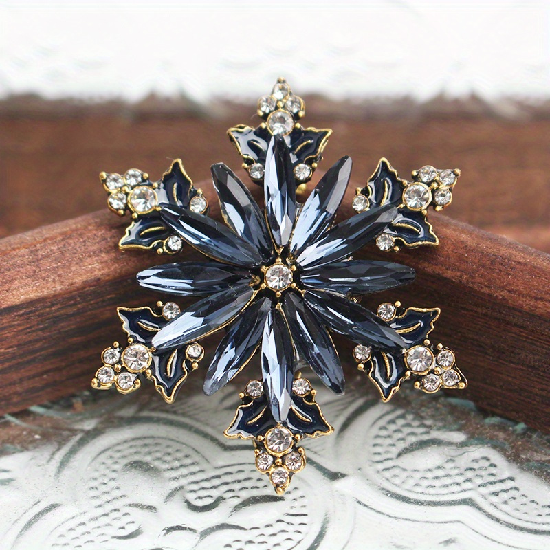 Fashionable Temperament Christmas Snowflake Brooch Sweater Skirt Corsage