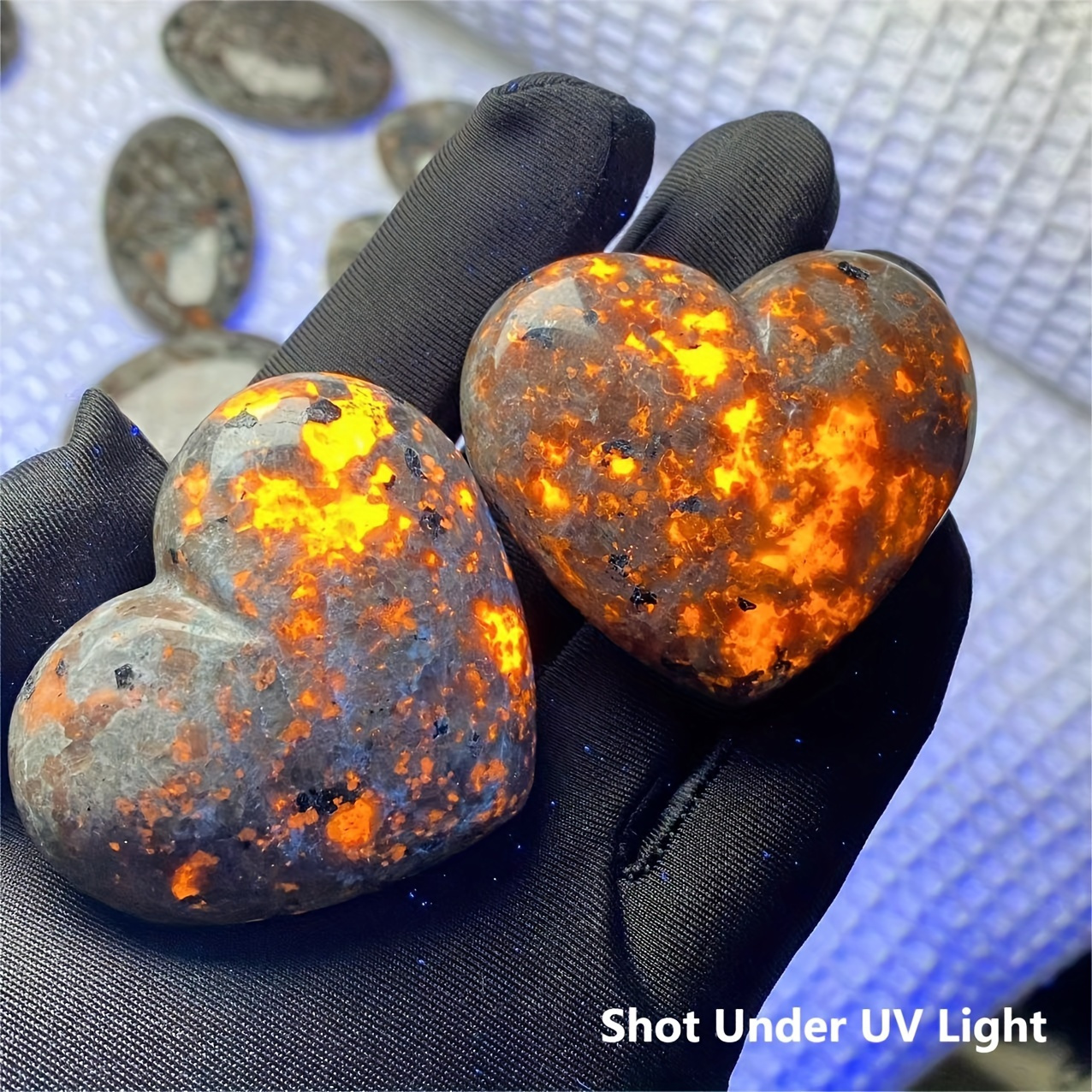 

Glow-in-the-dark Yooperlite Heart & Palm - Uv Reactive Fluorescent Sodalite, Perfect For Diy Jewelry & Gifts