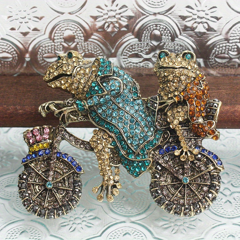 

2 Frogs On A Bike Brooch Vintage Style Rhinestone Brooch Pin Animal Design Accessory