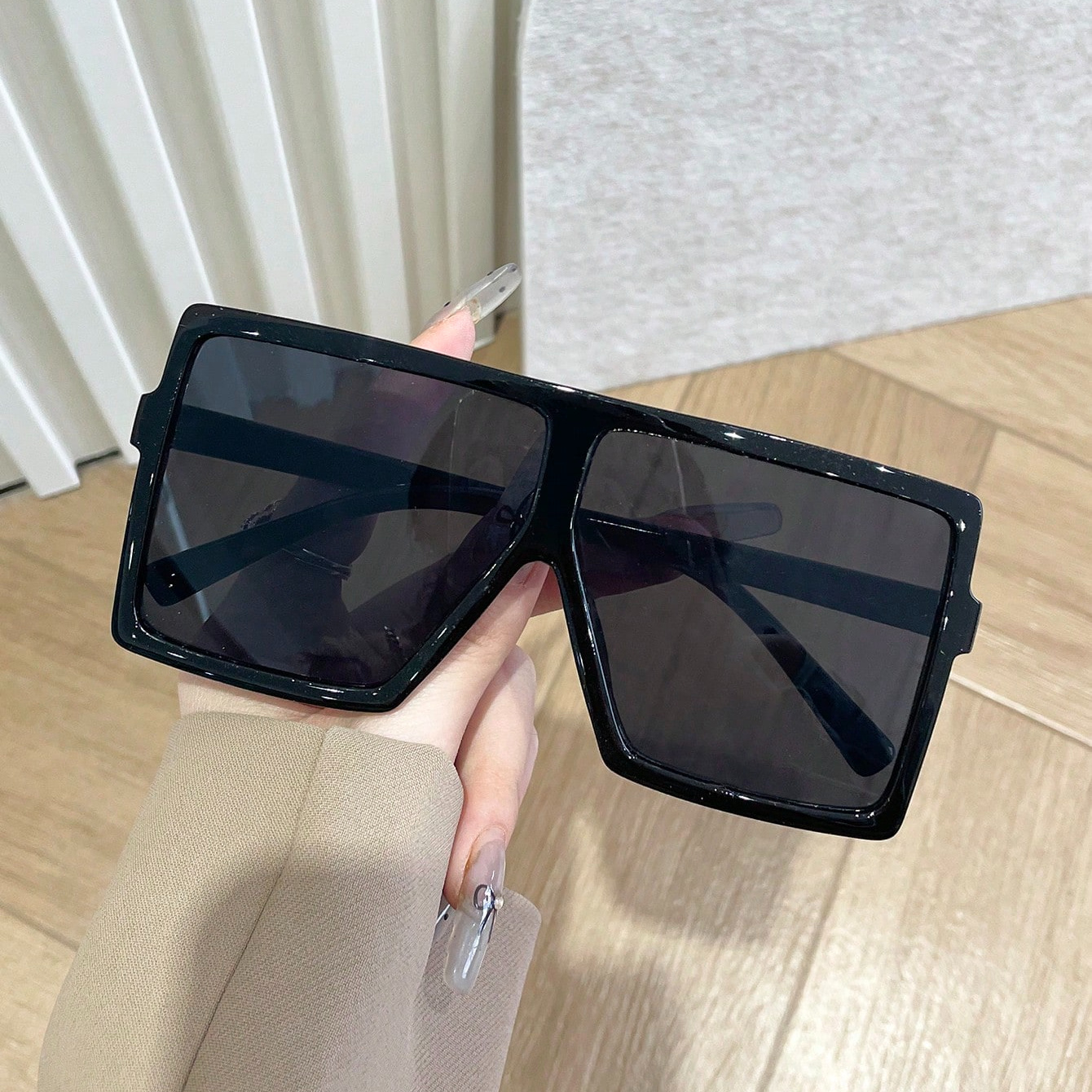 

Fashionable Pc Lens Glasses With Plastic Frame, Stylish And Trendy Glasses For Women Men