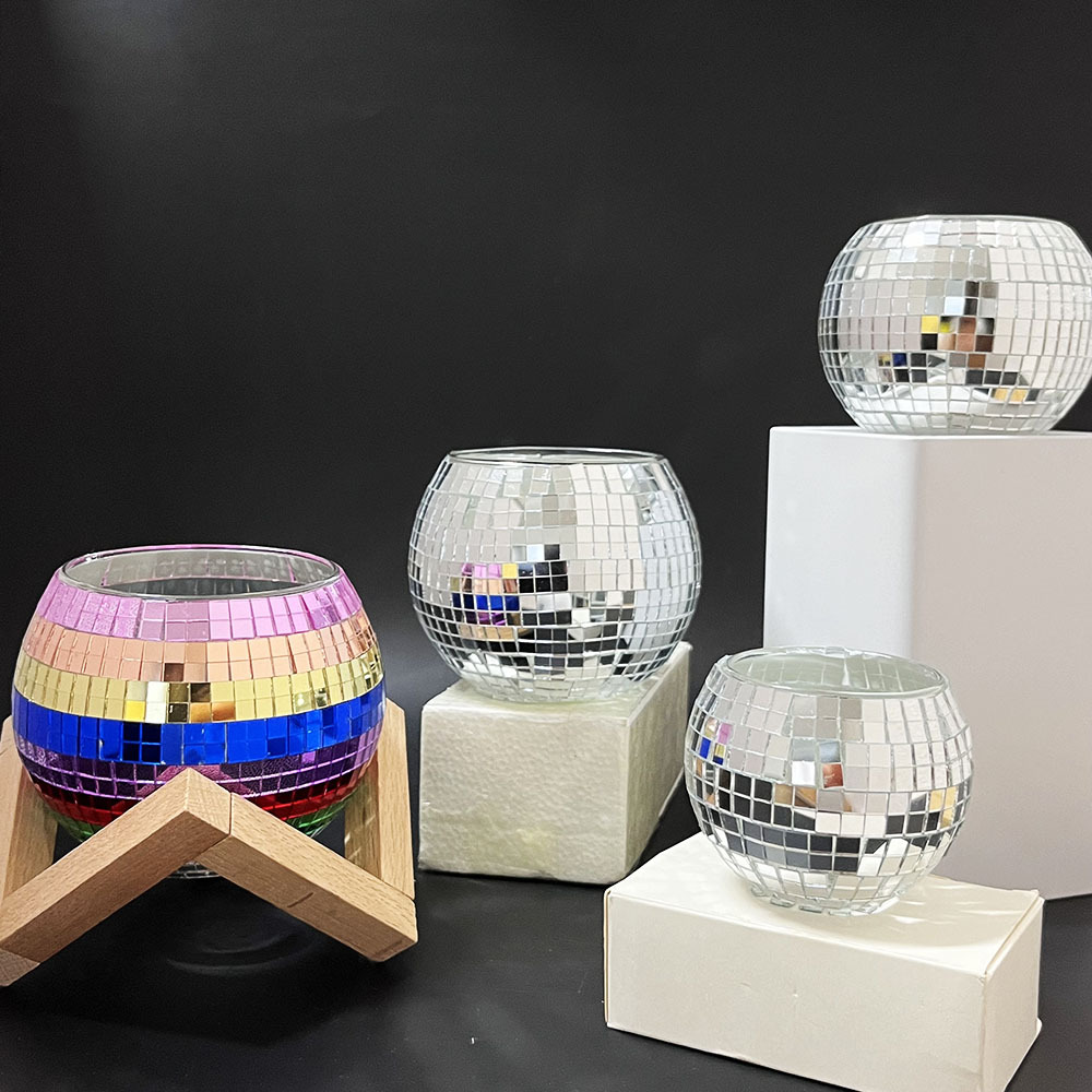 

Colorful Disco Candle Holder With Mirrored Surface, Suitable For Various Sizes Of Transparent Glass Tables In Bedrooms And Living Rooms, Creating An Atmospheric Desktop Decoration.