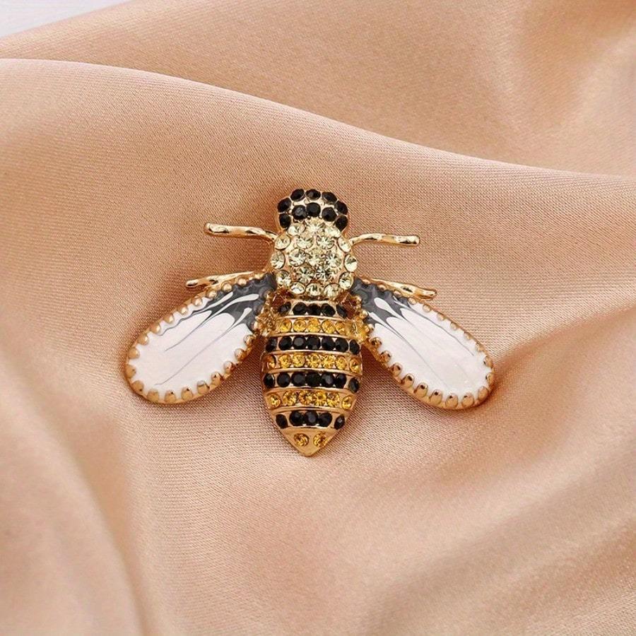 

Chic Bee Brooch Pin - Glass Accessory For Daily And Vacation Wear - Cute No-plating Christmas Brooch For