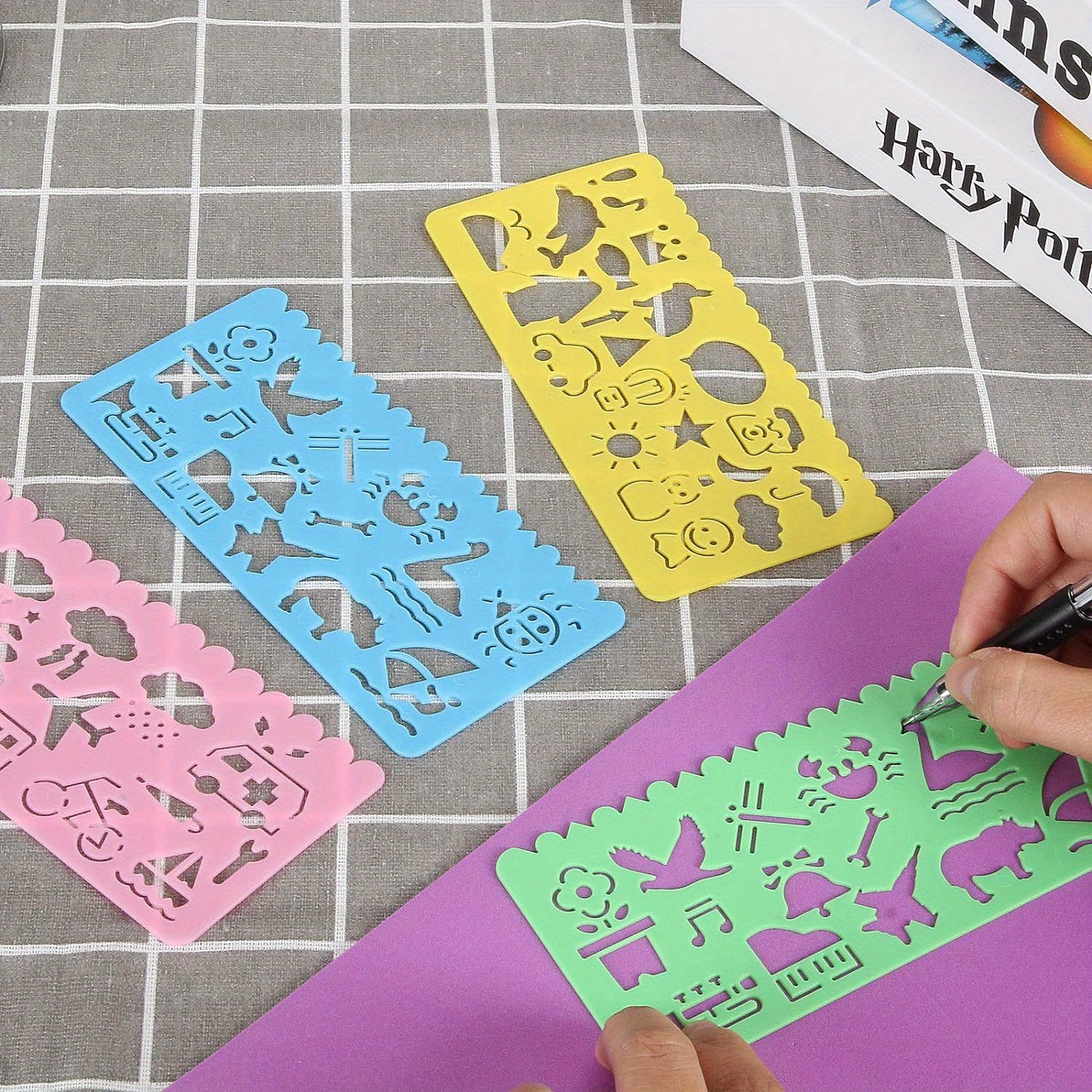 

4pcs Animal Drawing Stencil Set - Diy Craft Templates For Art Projects, Back-to-school (assorted Colors)