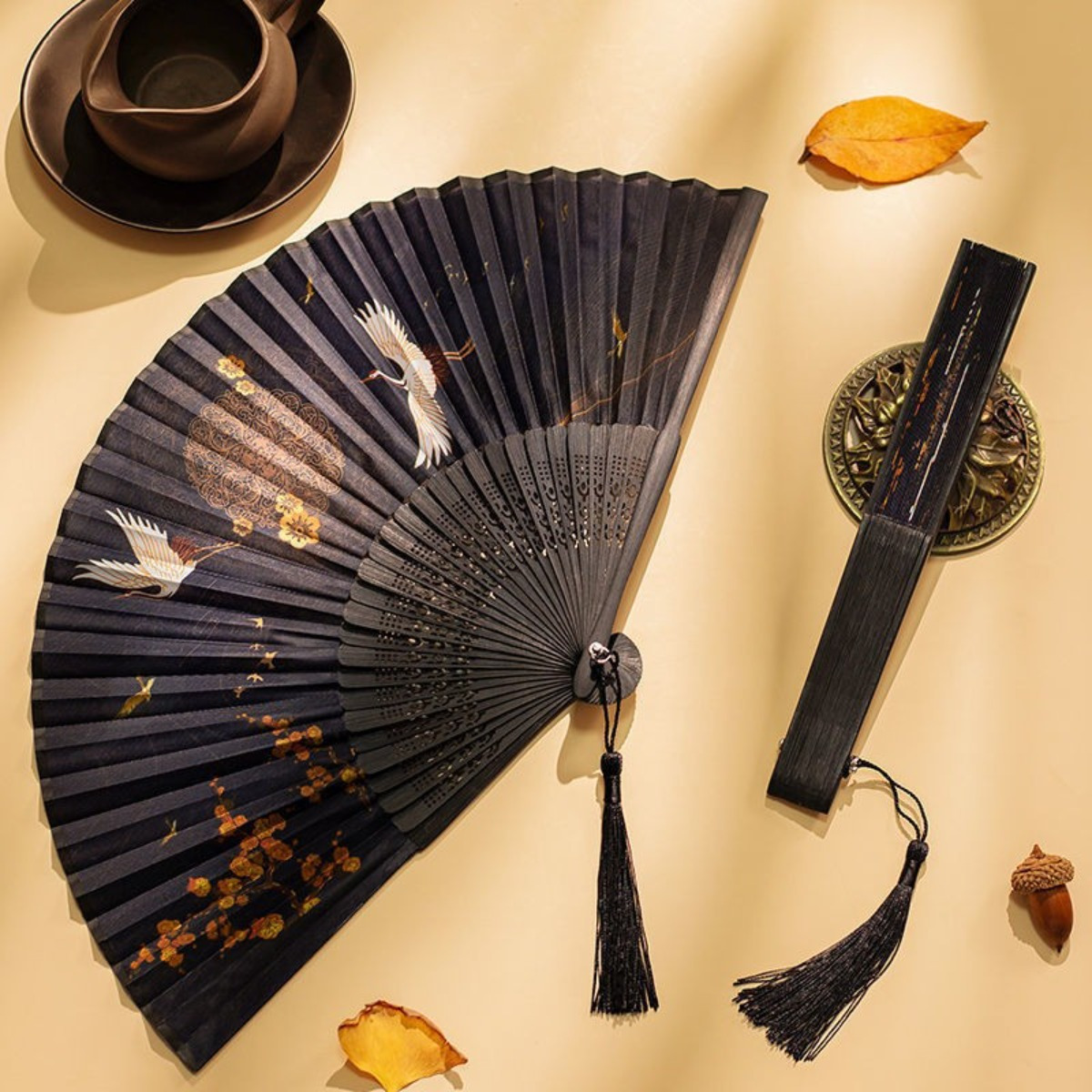 

Elegant Chinese Folding Fan: Traditional Hanfu Qipao Style, Made Of Bamboo, Perfect For Summer