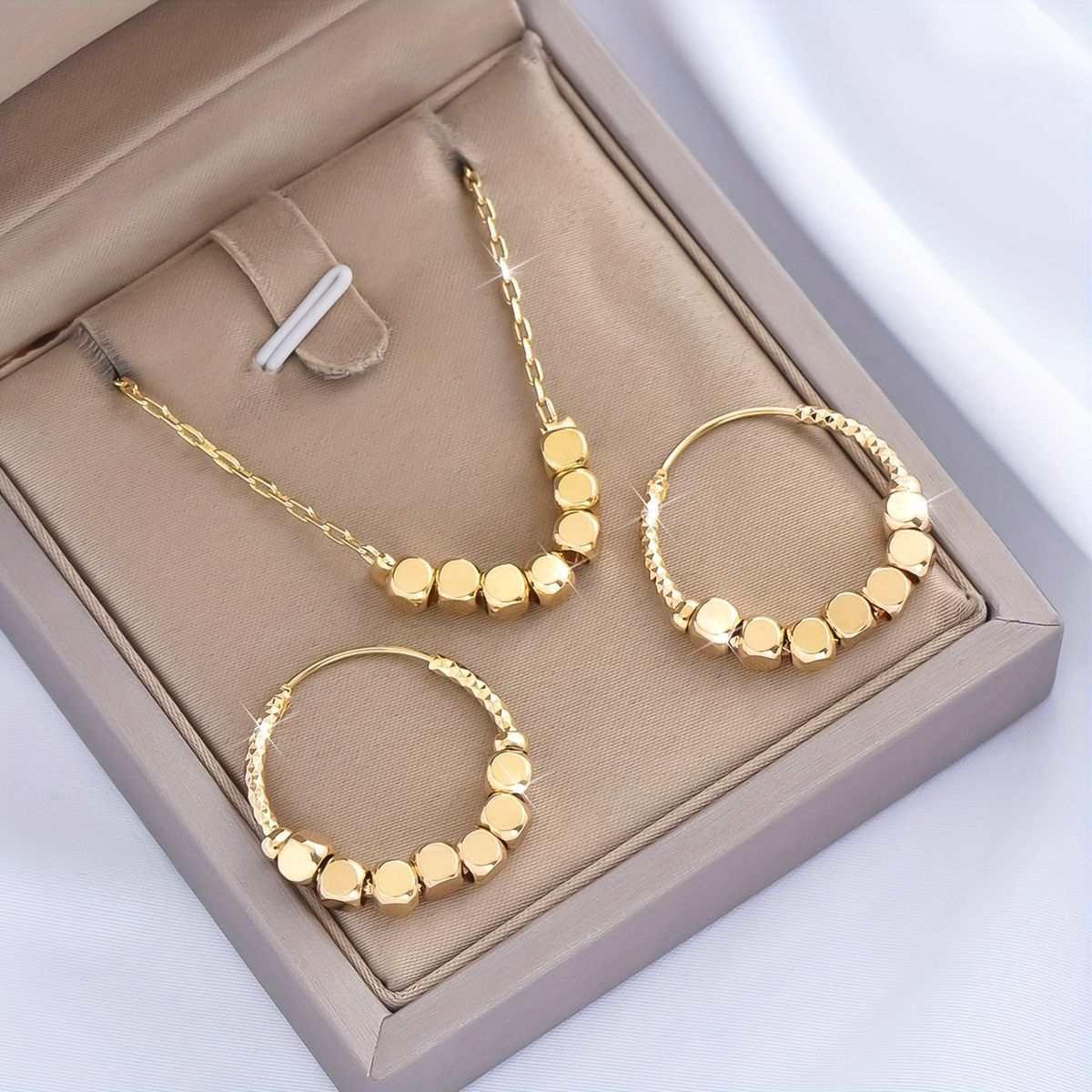 

2pcs/set New Luxurious Stainless Earring Necklace Set, Suitable For April Birthday Gifts, , And Gift - And , Sexy And Fashionable, Very Suitable For Female Friends