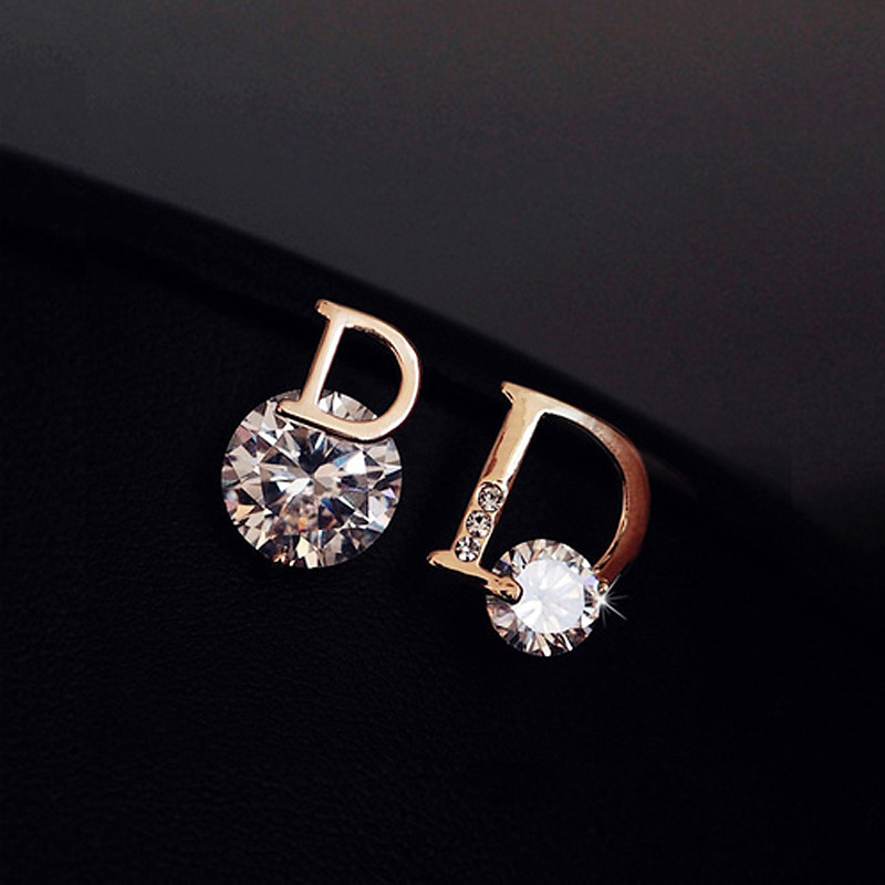 

Shiny D Letter Design Rhinestone Decor Stud Earrings, Elegant And Fashionable Jewelry Accessories For Women Girls