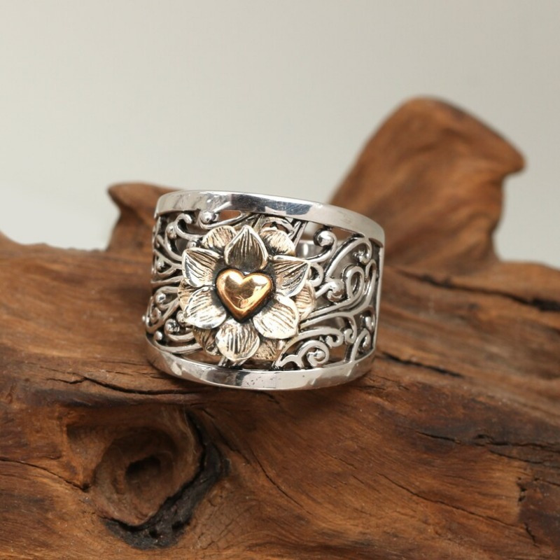 TEMU A Lady's Broadband Ring, Mother's Day With A Floral Heart, Heart Flower, Silvery Flower Ring, Plant Ring, Mom's Flower Gift