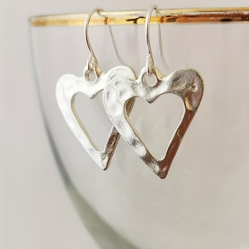 

Valentine's Day Creative Hammered Heart Alloy Hook Earrings Retro Minimalist Style Zinc Alloy Silver Plated Jewelry Female Gift