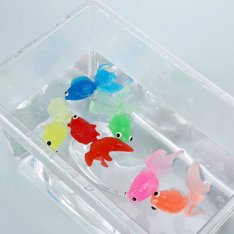 

6pcs Simulated Goldfish 1pcs Fishnet Combination Soft Rubber Large Colorful Fake Goldfish Floating Fish Fishing Toy