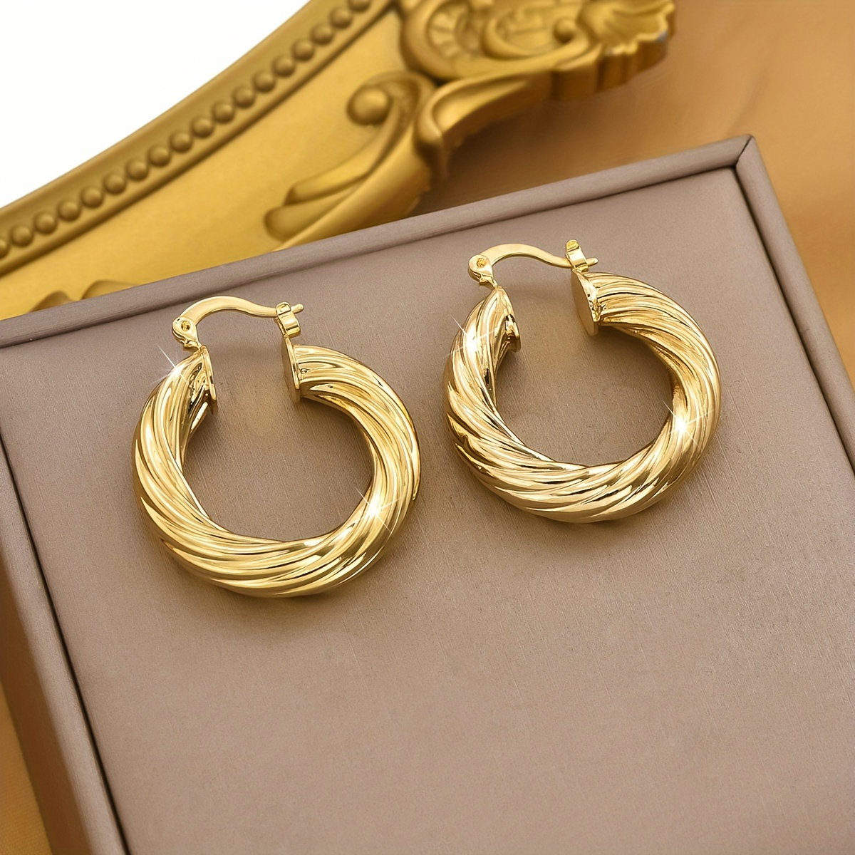 

1 Pair Of Elegant Golden-tone Twisted Hoop Earrings - Copper Fashion Jewelry For Women, Ideal For & Gifting, Novelty Earrings