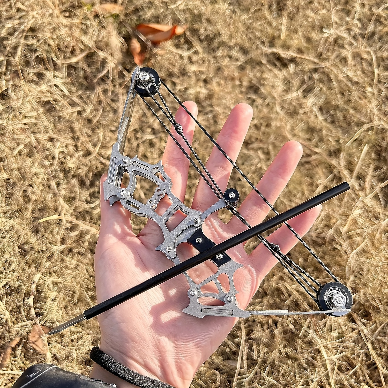 

Outdoor Large Mini Bow With 4 Stainless Steel Arrows, Mini Bow And Arrow, Mini Bow And Arrow, Pocket Mini Composite Bow, Bow, Short Sleeved Bow, Sports Shooting, Archery, And Target Shooting