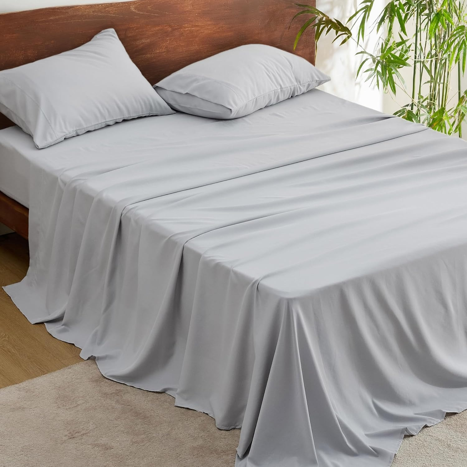 

Bedsure Cooling Sheets, Polyester & Rayon Derived From Bamboo, Breathable & Wrinkle Free, Silky Soft With 16 Inch Deep Pocket Bed Sheets