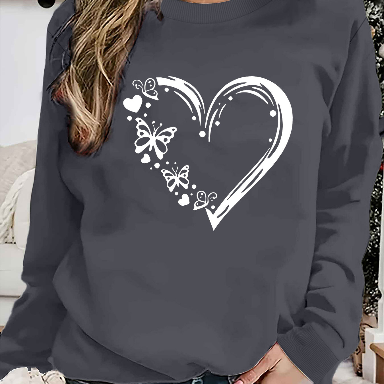 

Heart Print Pullover Sweatshirt, Casual Long Sleeve Crew Neck Sweatshirt For Fall & Winter, Women's Clothing