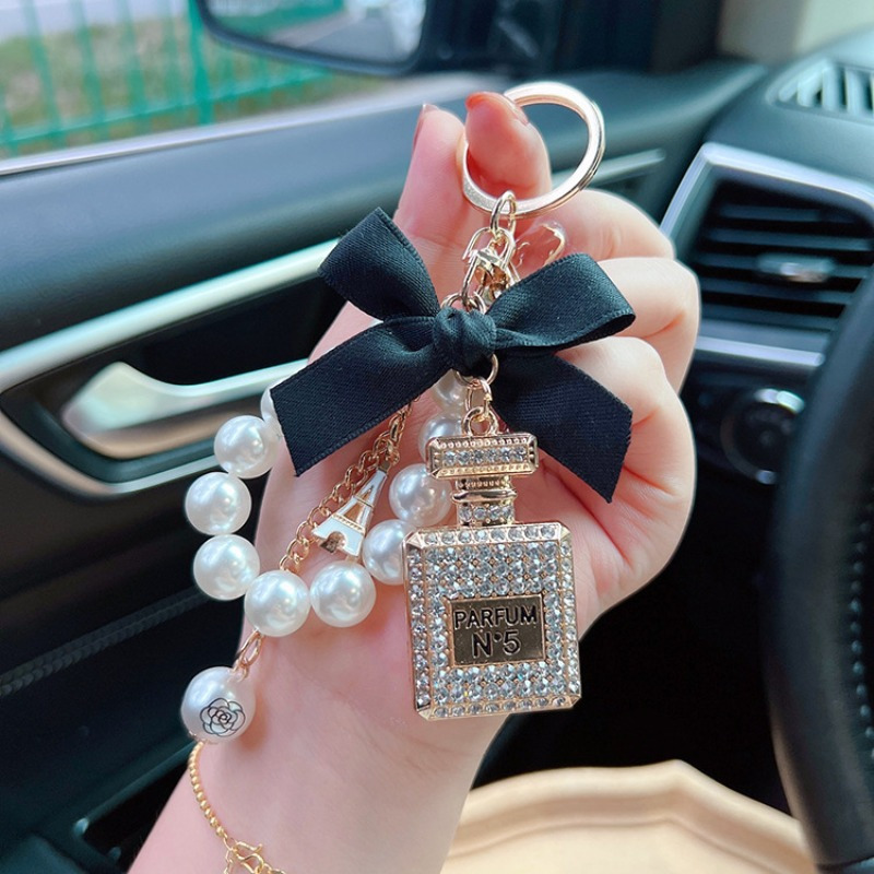 

Elegant Beaded Pearls & Rhinestone Perfume Bottle Keychain With Bow, Alloy Metal Keyring With Lobster Clasp For Decorative Fashion Accessory, Creative Birthday Festival Gift For Women - Single Piece