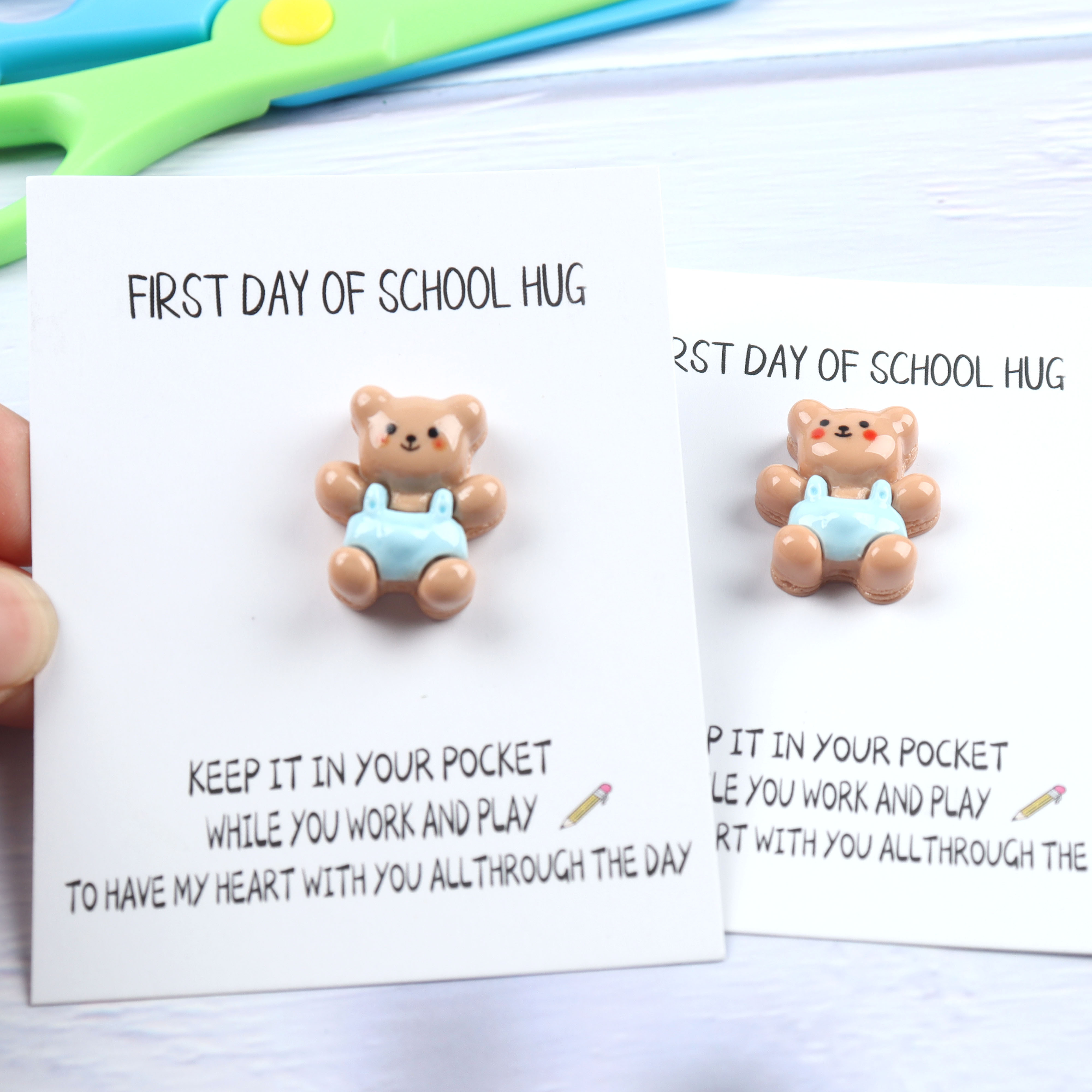 1pc 2pcs Hug On The First Day Of School Poem Card Resin Bear Hug Token ...