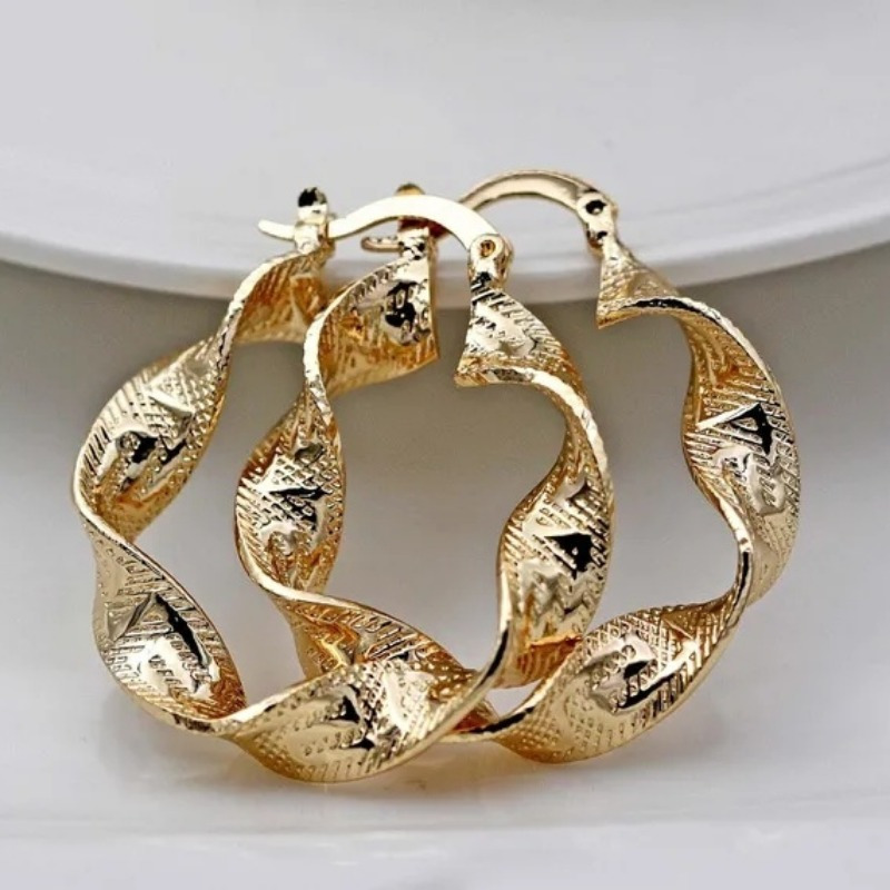 

1 Pair Crooked Sculpture Hollow Big Hoop Earrings Womens Fashion Accessory Wedding Decoration Earrings