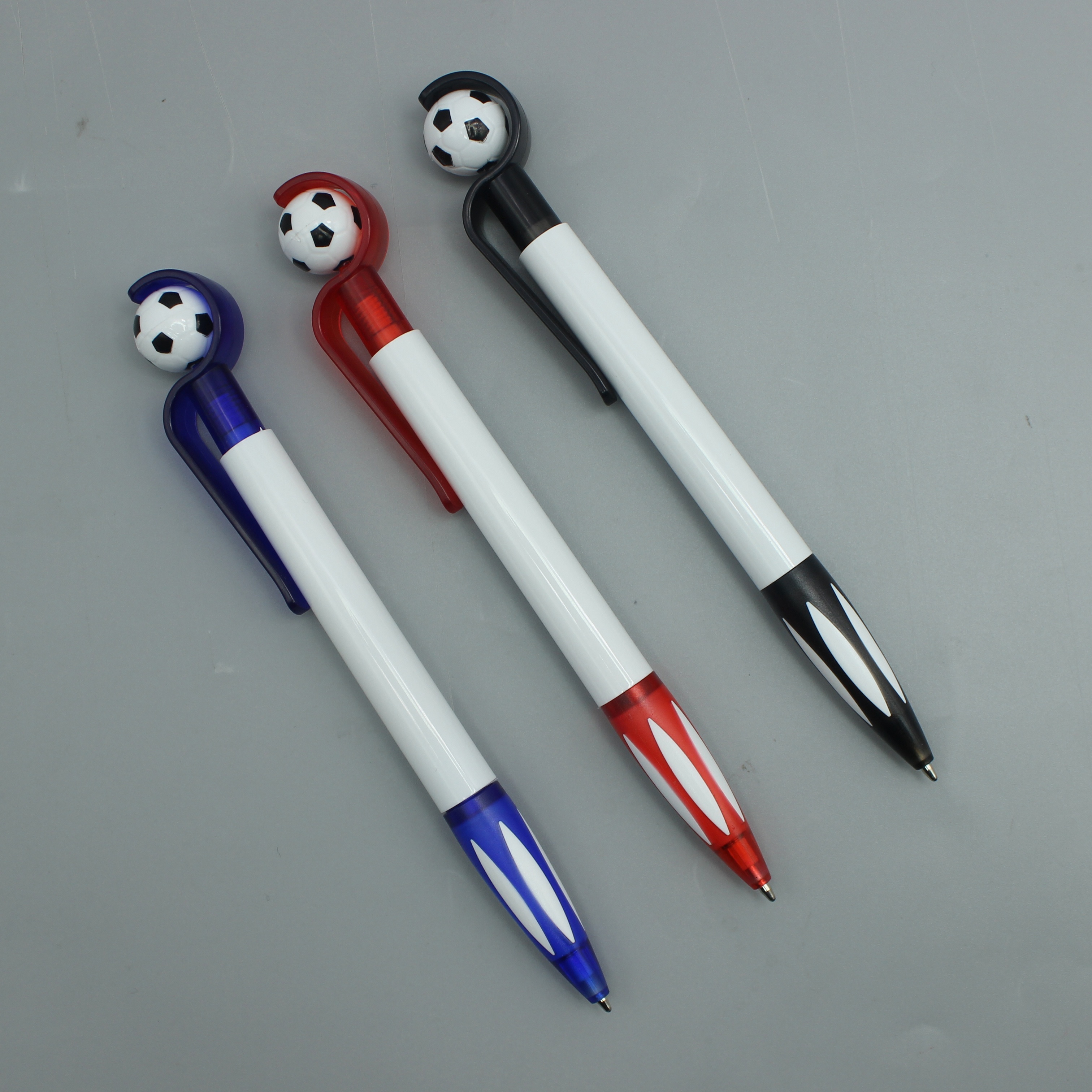 

3pcs Football-themed Relax Ballpoint Pens With Massage - Perfect Gift For Students And Office Use