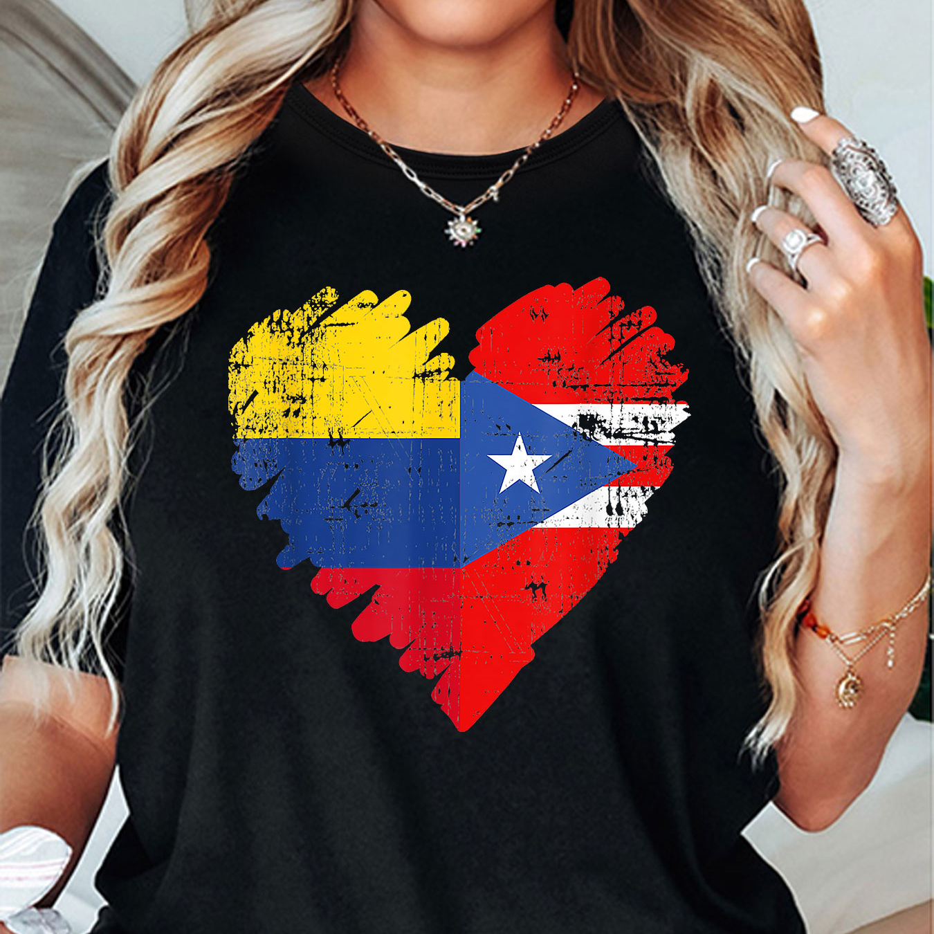 

Women's Casual Short Sleeve T-shirt With Colombia Flag & Heart Print, Round Neck, Short Sleeve, Comfort Fit