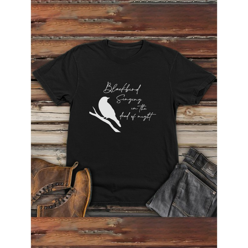 

Handwritten Style ' Blackbird Singing In The Death Of Night ' Print Men's Summer Versatile T-shirt - Simple Casual Style With Comfy Short Sleeves - Perfect For Daily Life & Outdoor Activities