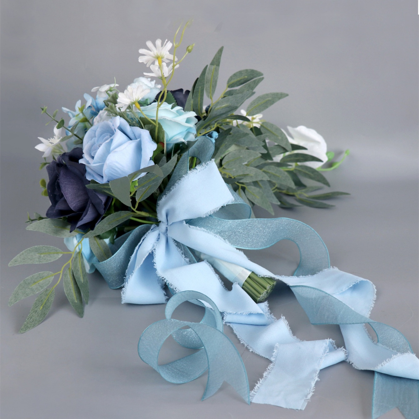 

Dusty Blue Wedding Bouquets For Bride Bridesmaid Artificial Roses Flowers Bridal Bouquet For Rustic French Vintage Formal Wedding Church Home Decoration