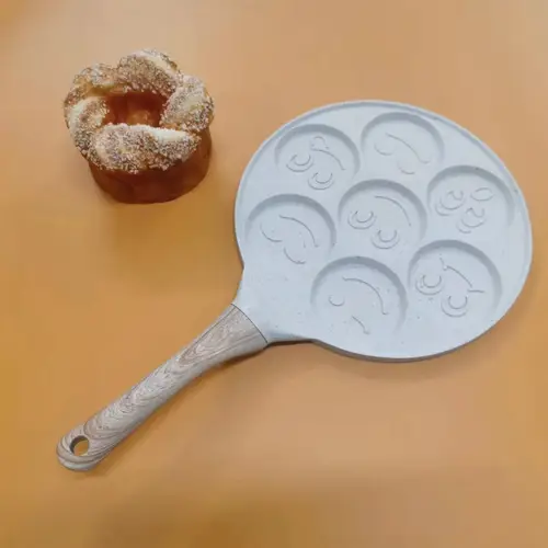 스마일링 페이스 7홀 알루미늄 팬케이크 & 로스트 팬 - 야외 레저에 완벽함