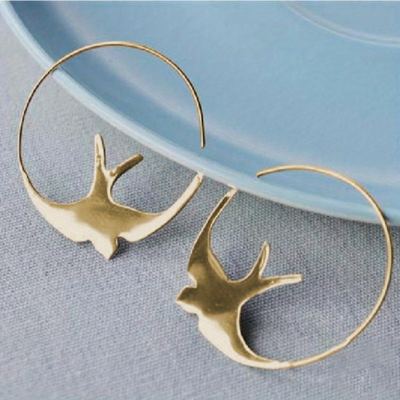 Image of Retro Bird Decor Hoop Earrings Eternal Charm Sparkling Silvery Surface Bohemian -perfect For Festive Vacation Fashion Jewelry