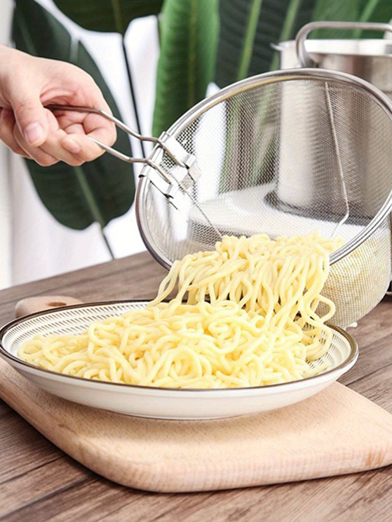 stainless steel deep fry basket foldable fryer strainer with handle for cooking frying straining   kitchen accessory for vegetables pasta   details 2