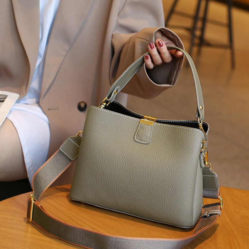 

Fashion Cowhide Bag New Large Capacity Bucket Bag Versatile Commuter Genuine Leather Crossbody Shoulder Handbag