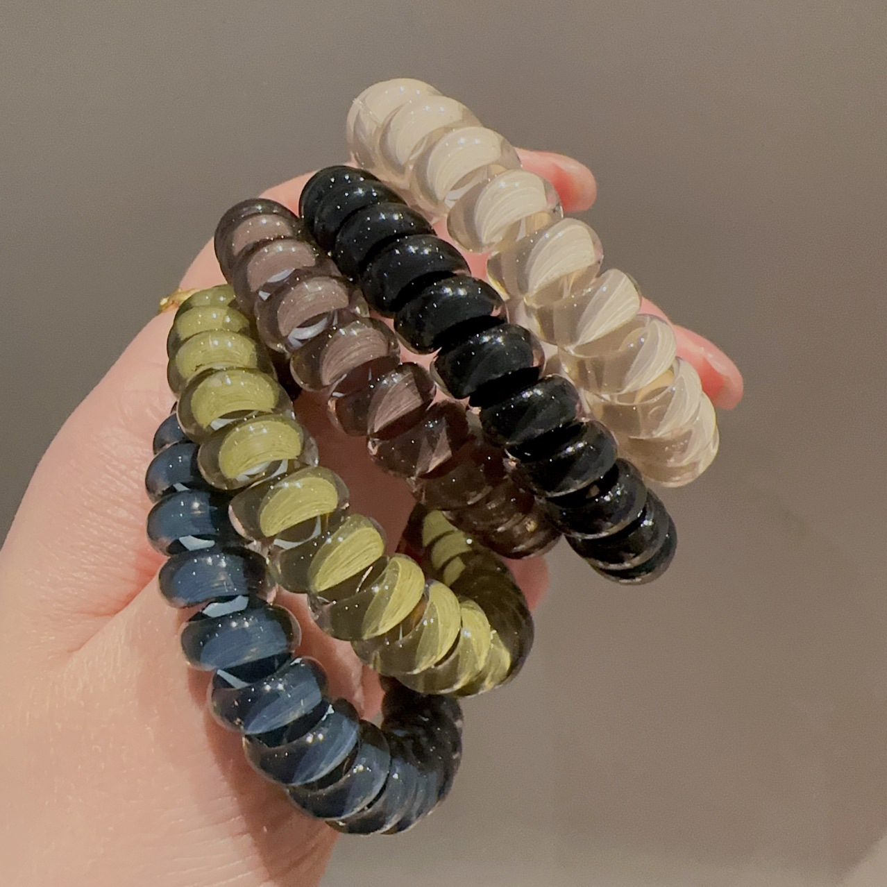 TEMU 5pcs Cute Minimalist Jelly-colored Hair Ties, High-end Plastic Rubber Bands, Simple Ponytail Holders, Solid Color Hair Loops For Valentine's Day