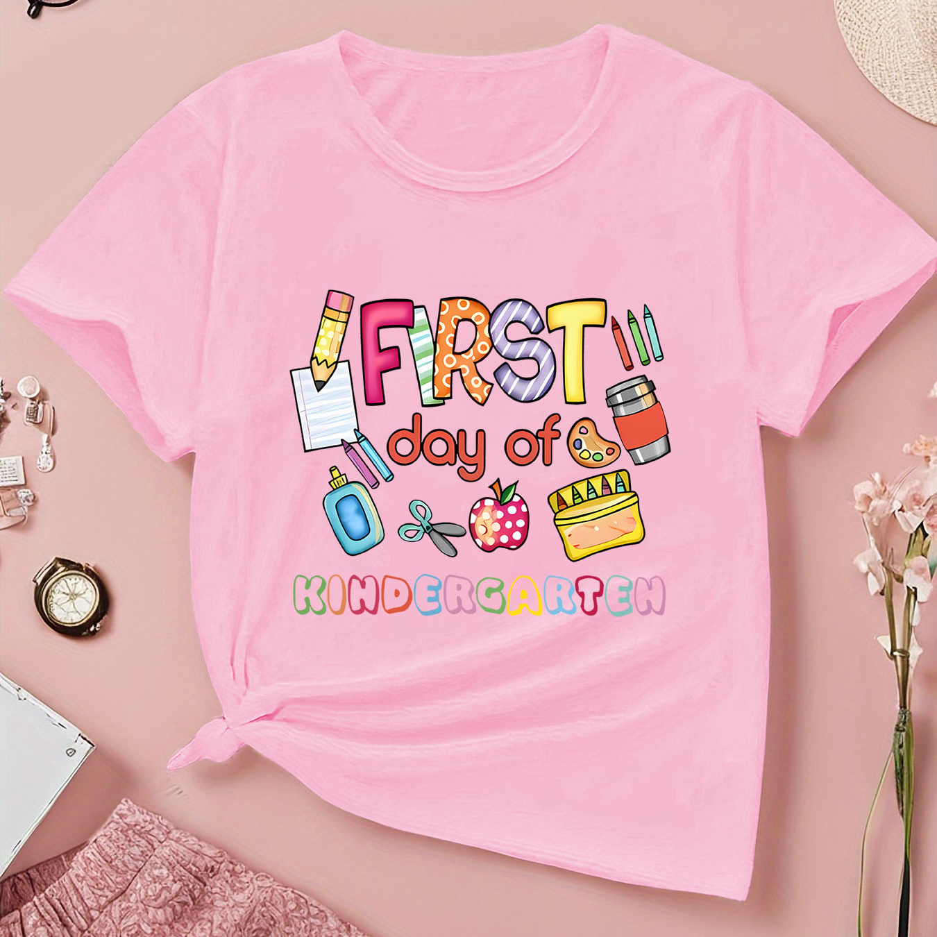 

Girls' First Day Of Kindergarten Printed Crew Neck Short Sleeve T-shirt - Breathable, Comfortable, Casual Chic, Fashionable Tops